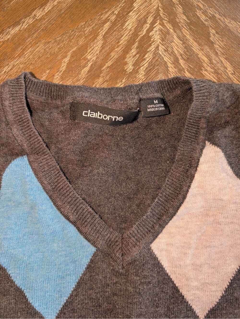Claiborne Y2K V-neck argyle sweater - Picture 3 of 4
